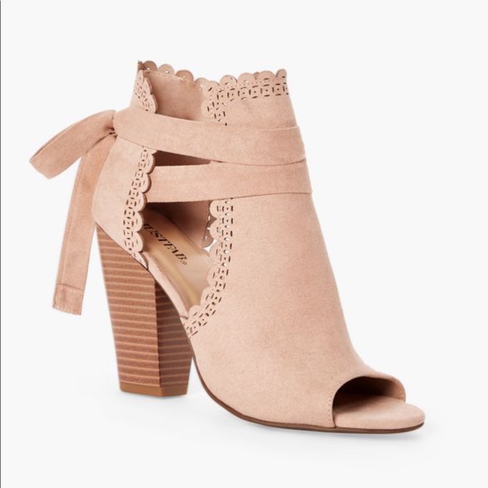 Just Fab ‘Just For Fun’ Scalloped Booties